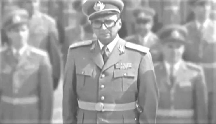 Йон Михай Пачепа като генерал-лейтенант от румънското комунистическо разузнаване